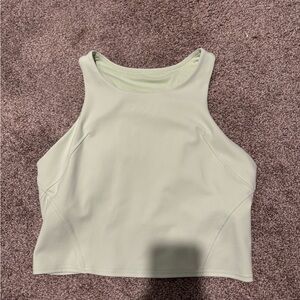 Lululemon wunder train top